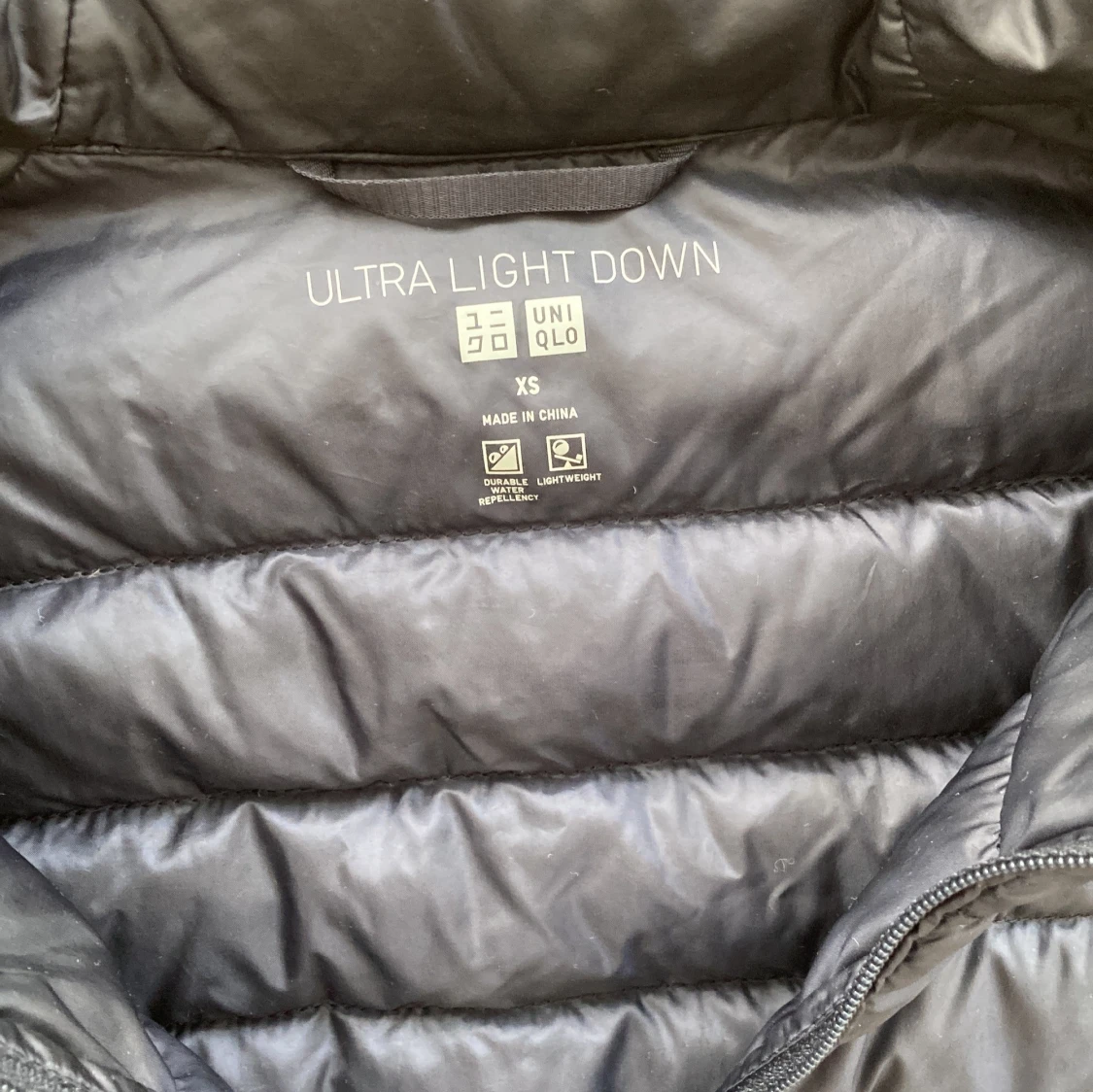 Mörkblå dunväst från Uniqlo - 2