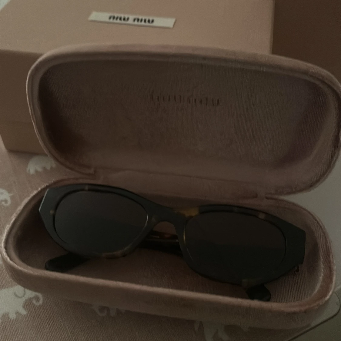 Miumiu solglasögon - 1