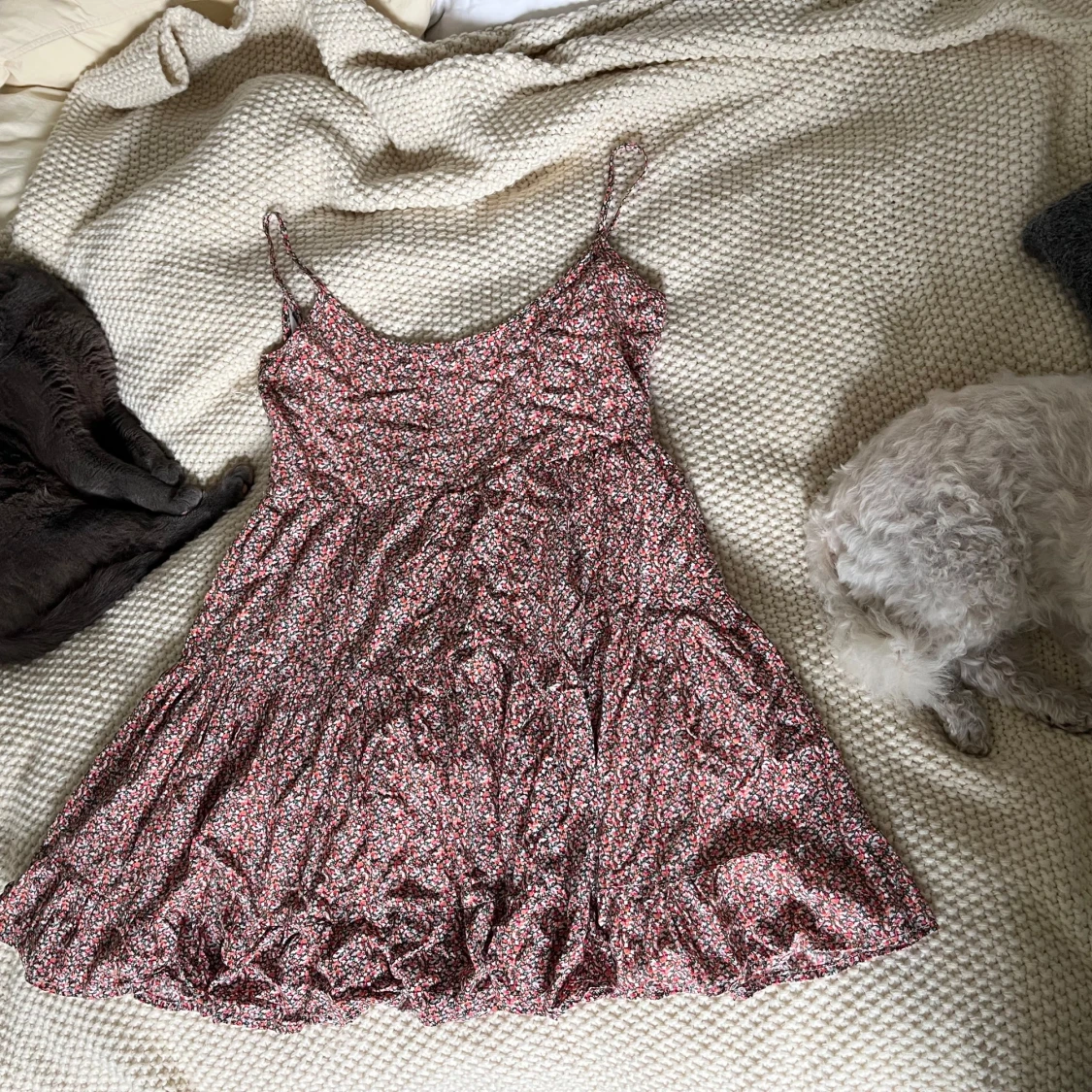 Blommig kort sommarklänning