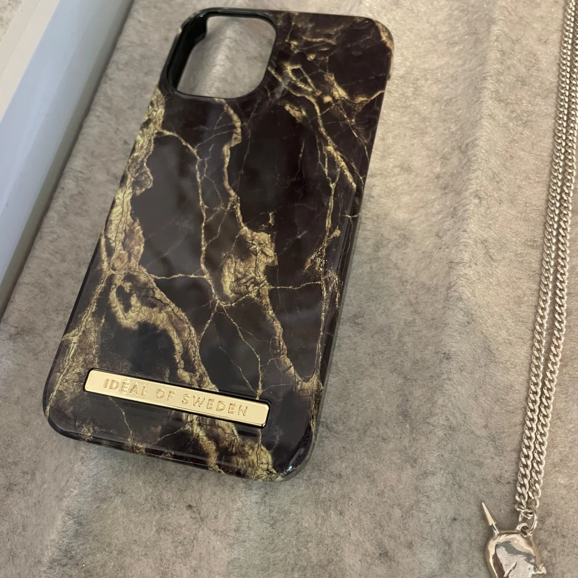 Ideal of Sweden skal - 1