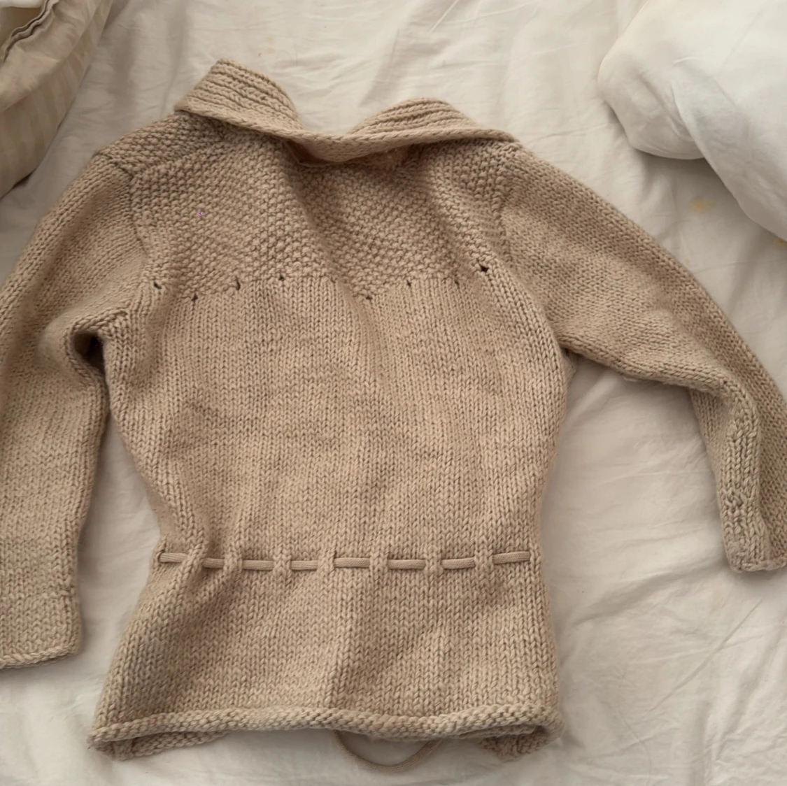 Beige stickad kofta från Samsøe Samsøe - 2