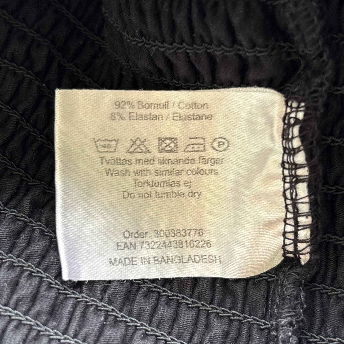 Svart smockad linnetopp från XOXO Friends - 3