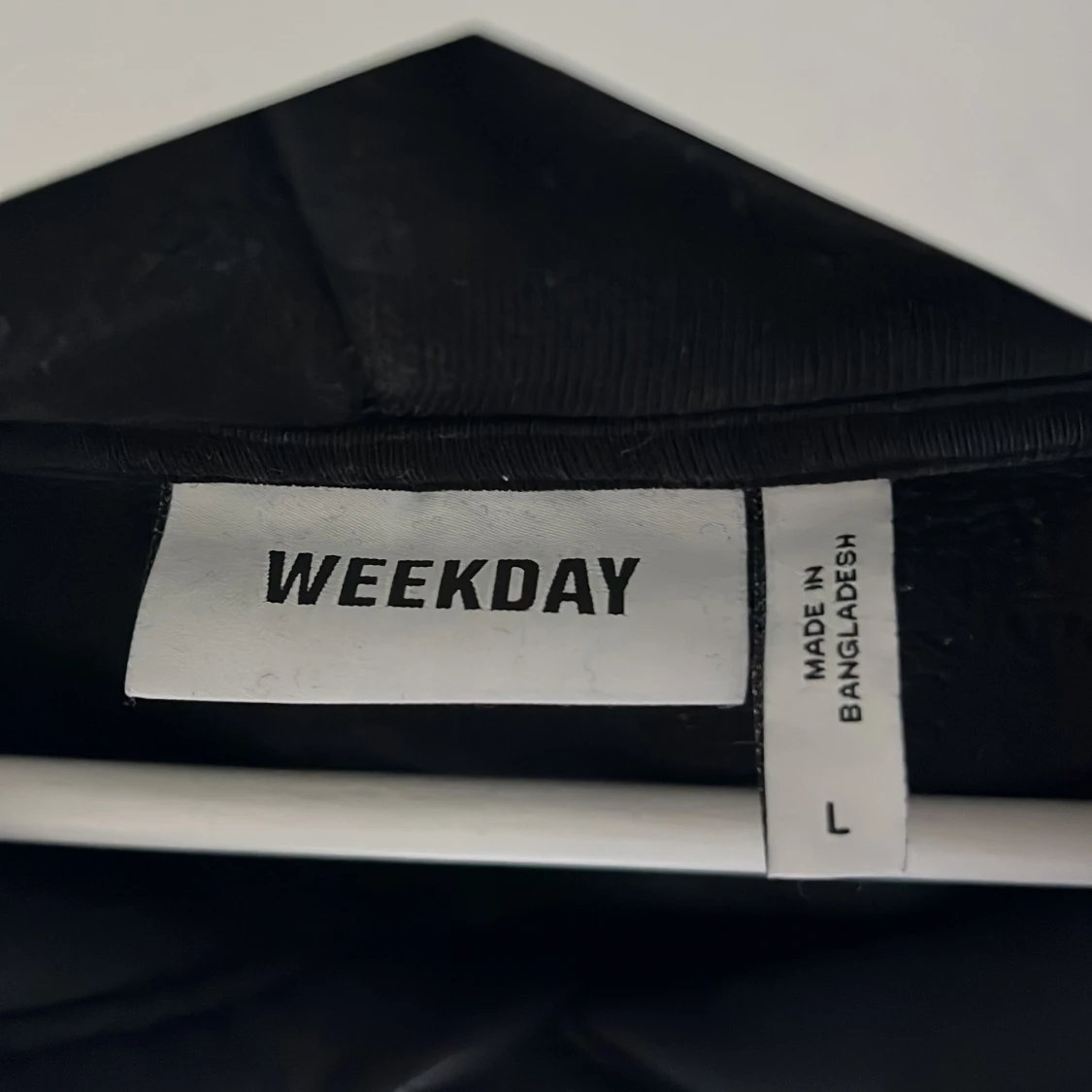 Svart hoodie från Weekday, storlek L - 3