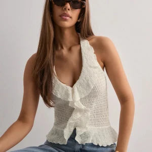 Lovely Halterneck Frill Top - Helt ny med prislapp kvar, passade inte mig och hann inte retunera🌼