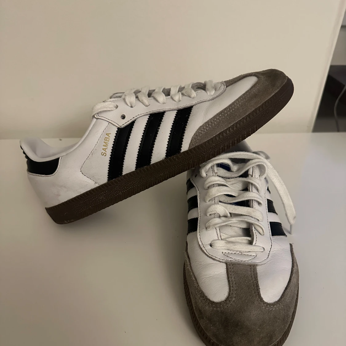 Adidas Samba sneakers i vitt och svart