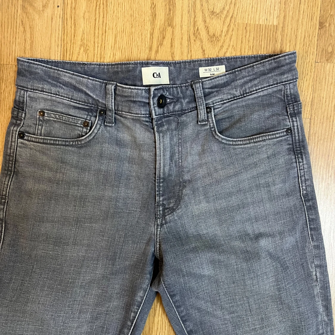 Grå jeansbyxor från C&A - 2