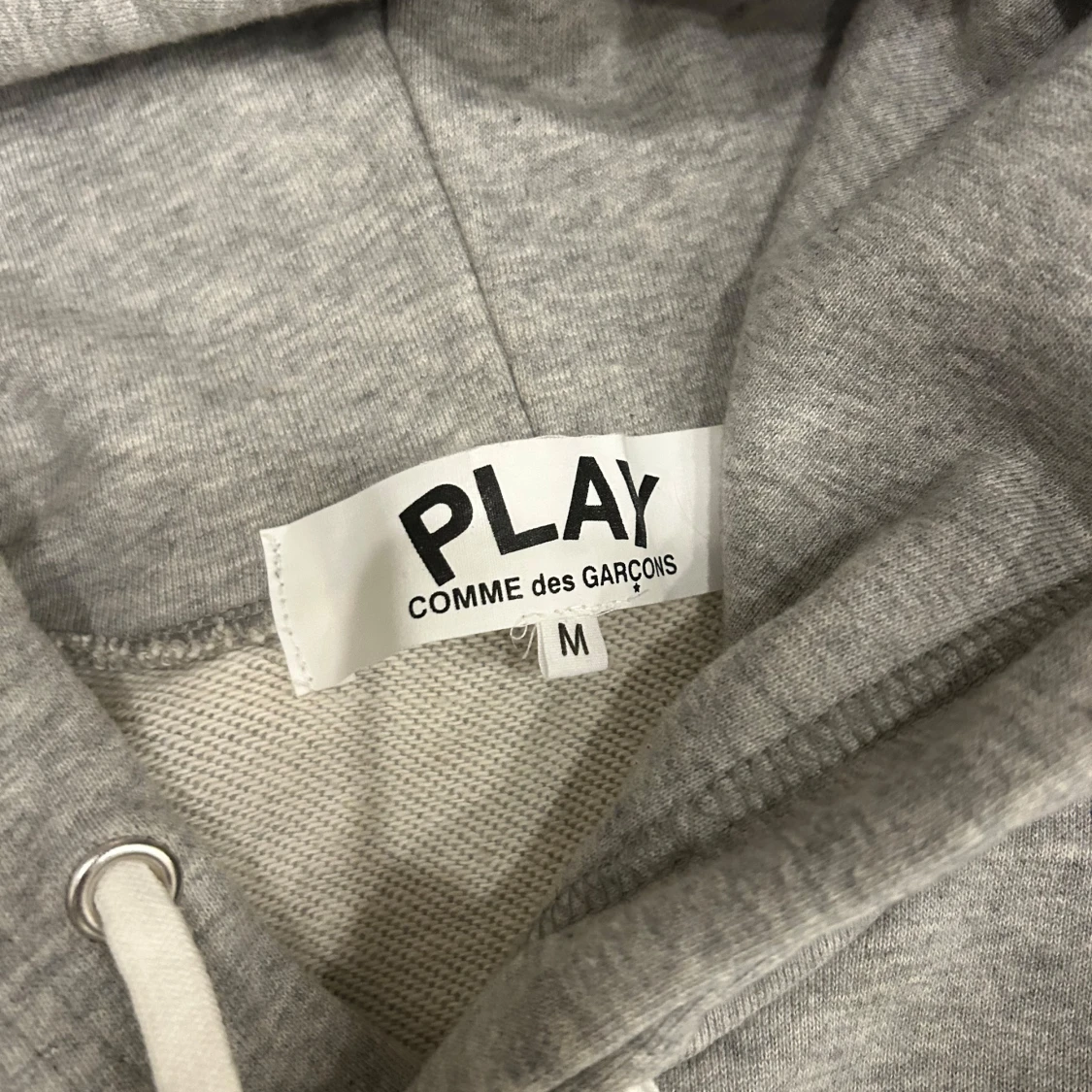 Grå hoodie från Comme des Garçons - 2