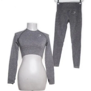 Gymshark träningssett  - Tränings sett från gymshark tröjan är m och byxorna s