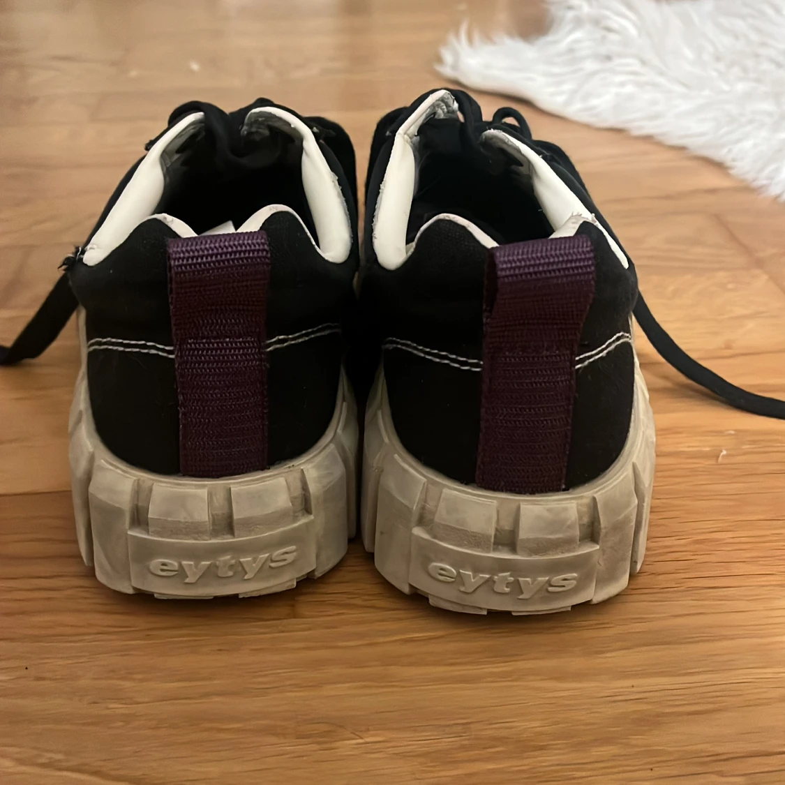 Svarta sneakers från Eytys - 2