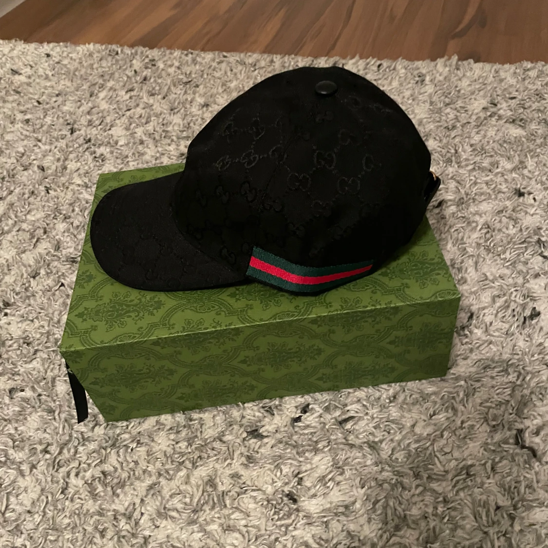 Svart keps från Gucci