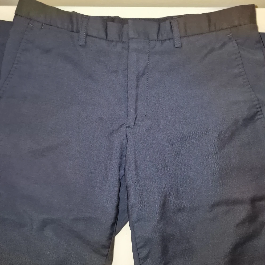 Mörkblå kostymbyxor från J.Lindeberg  - 3