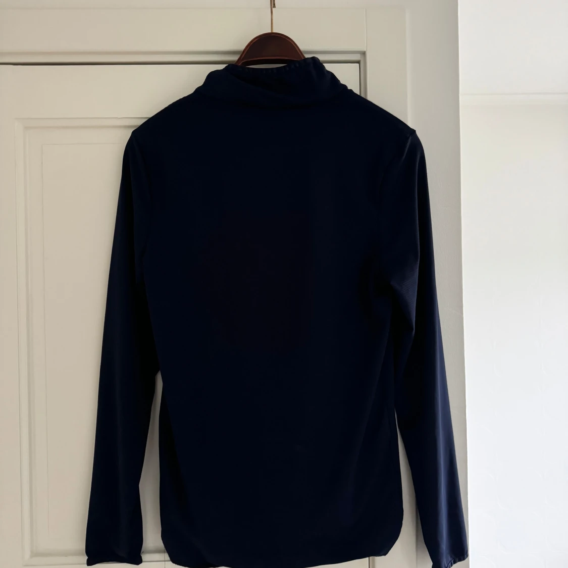 Mörkblå lacoste tröja  - 1