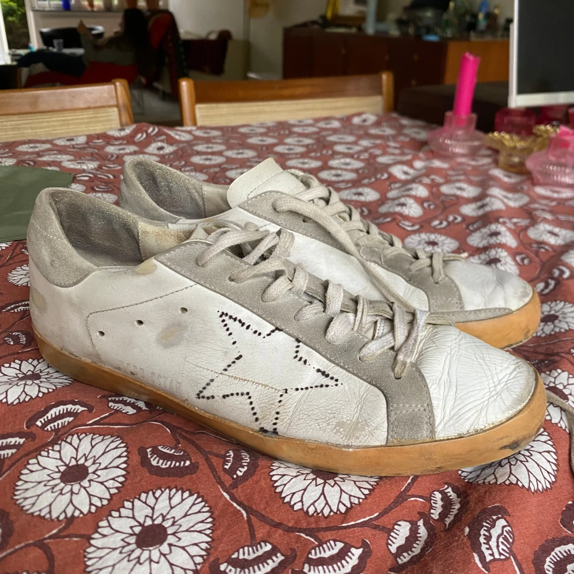 Vita sneakers från Golden Goose Superstar - 1