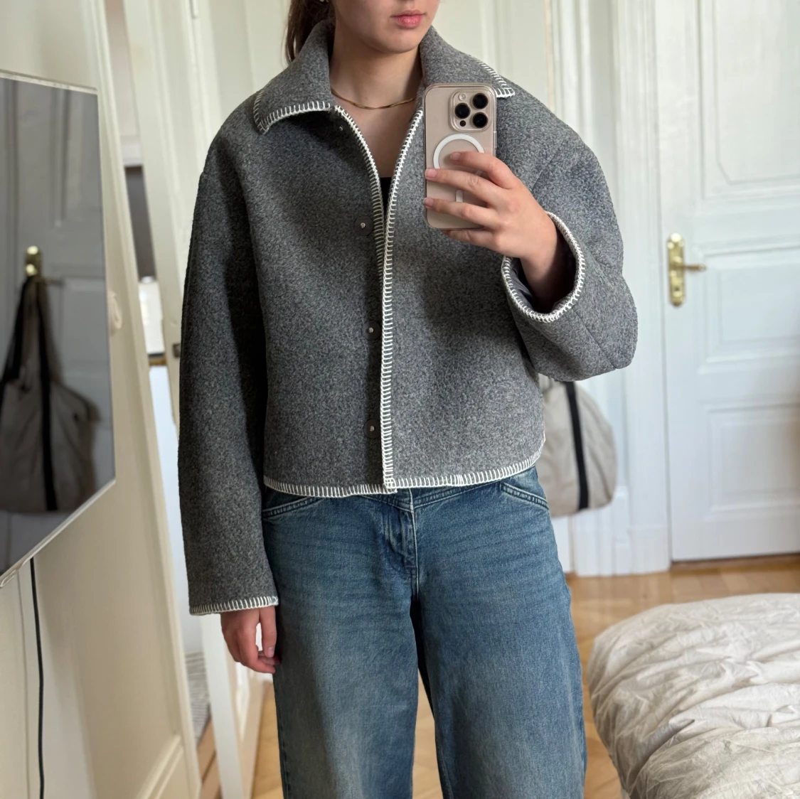 Grå jacka från Monki