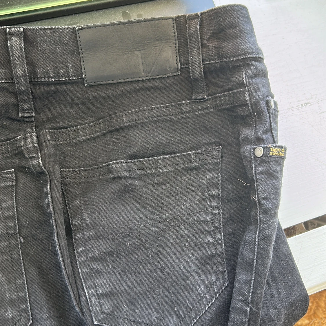 Svarta jeans från Tiger of Sweden - 4