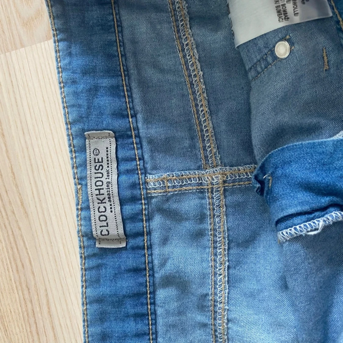 Supersöt jeanskjol med volanger  - 90