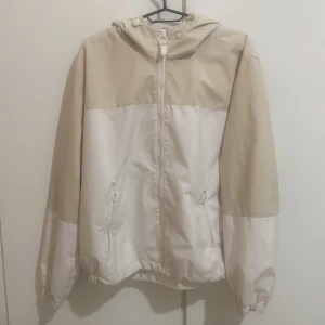 Vintage vacker jacka  - Vintage regnjacka , vårjacka , höstjacka eller en fin jacka att springa med !