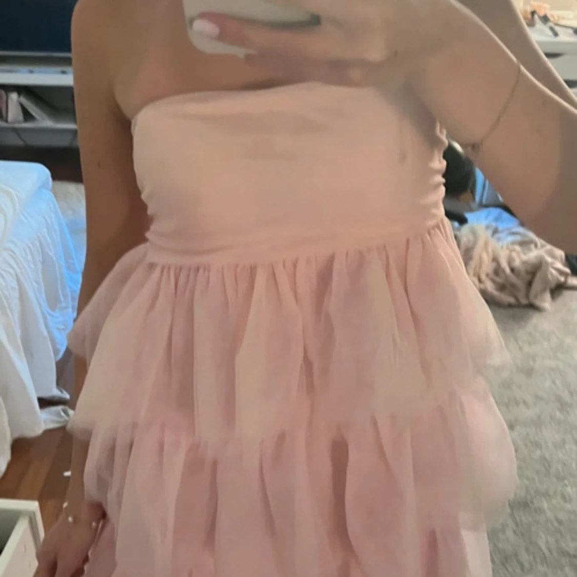 Axelbandslös klänning - 1