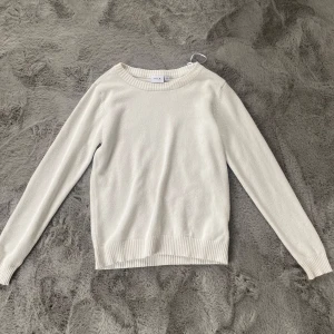 Vit stickad tröja från Gina Tricot - Stickad tröja från Vila 