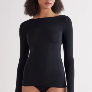 Intimissmi tröja - Svart intimissmi tröja i super bra skick! Säljer för ja aldrig använder den! Storlek s köpt för 559kr säljer för 300, pris kan diskuteras 