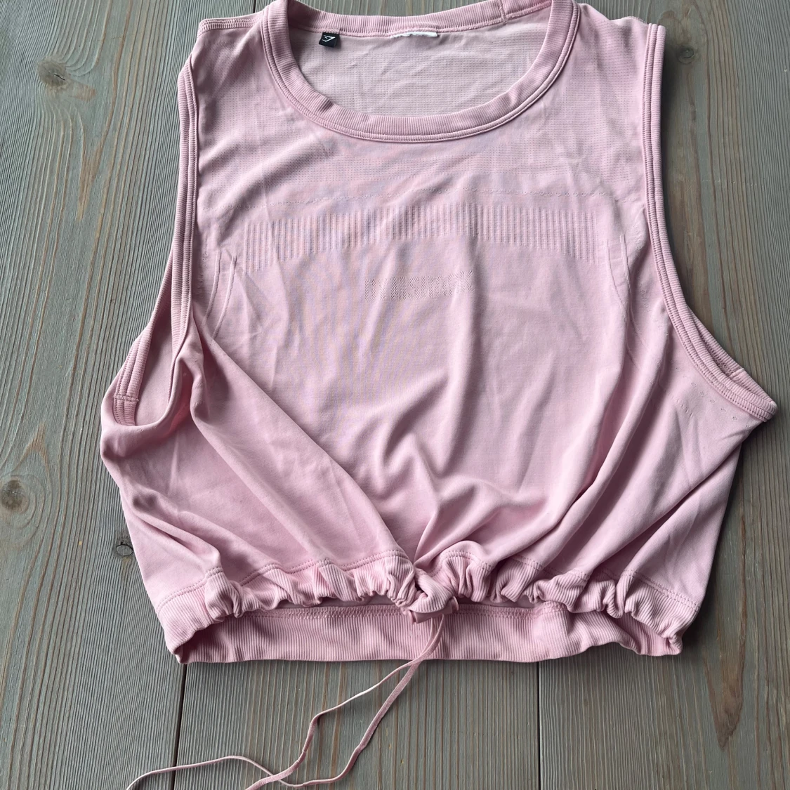 GYMSHARK BREEZE TOP (M)