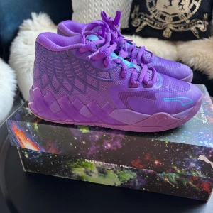 Lemelo ball limited edition  - Säljer dessa rare limited edition lemelo ball skor. Ny pris 5000kr