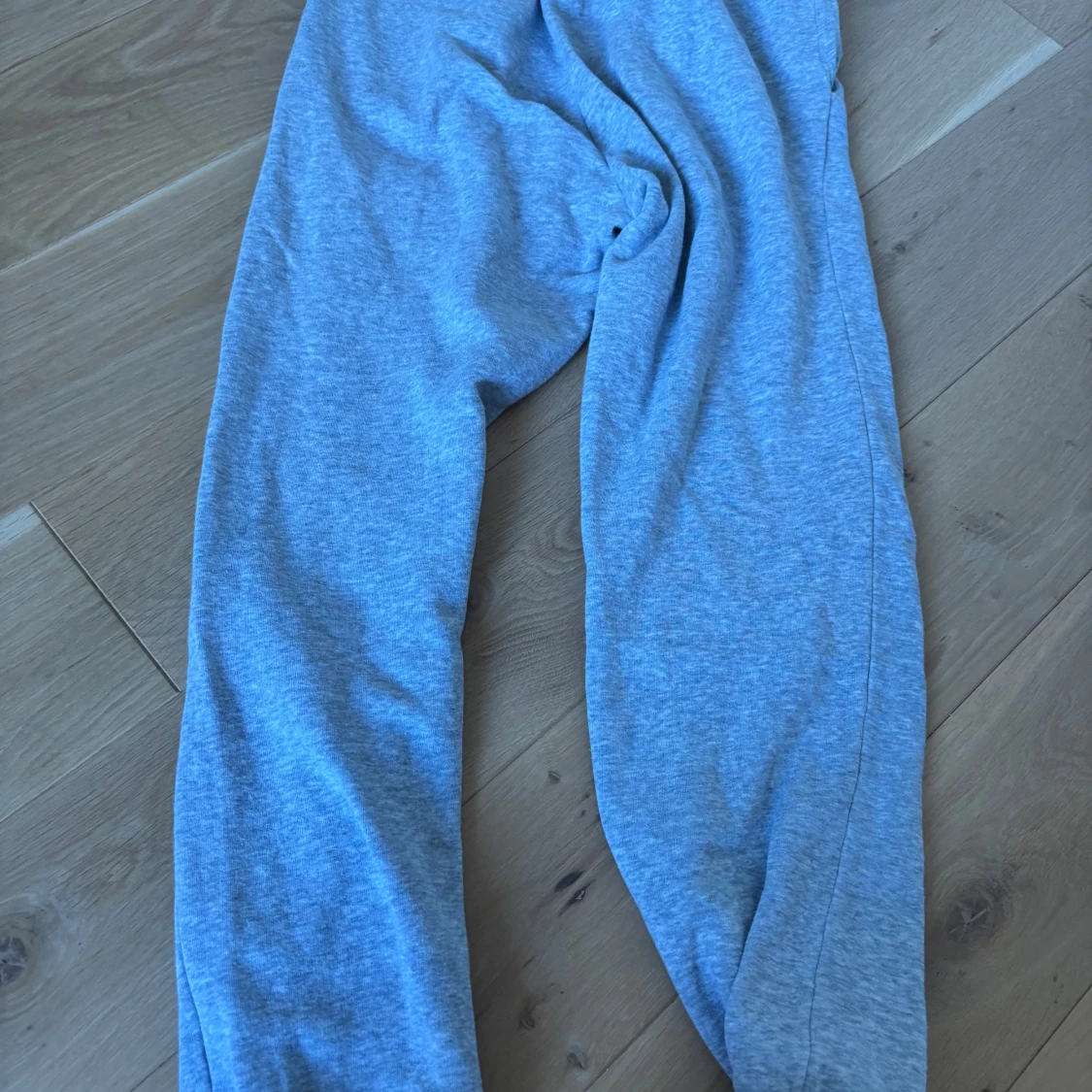 Grå mjukisbyxor med resår - 1