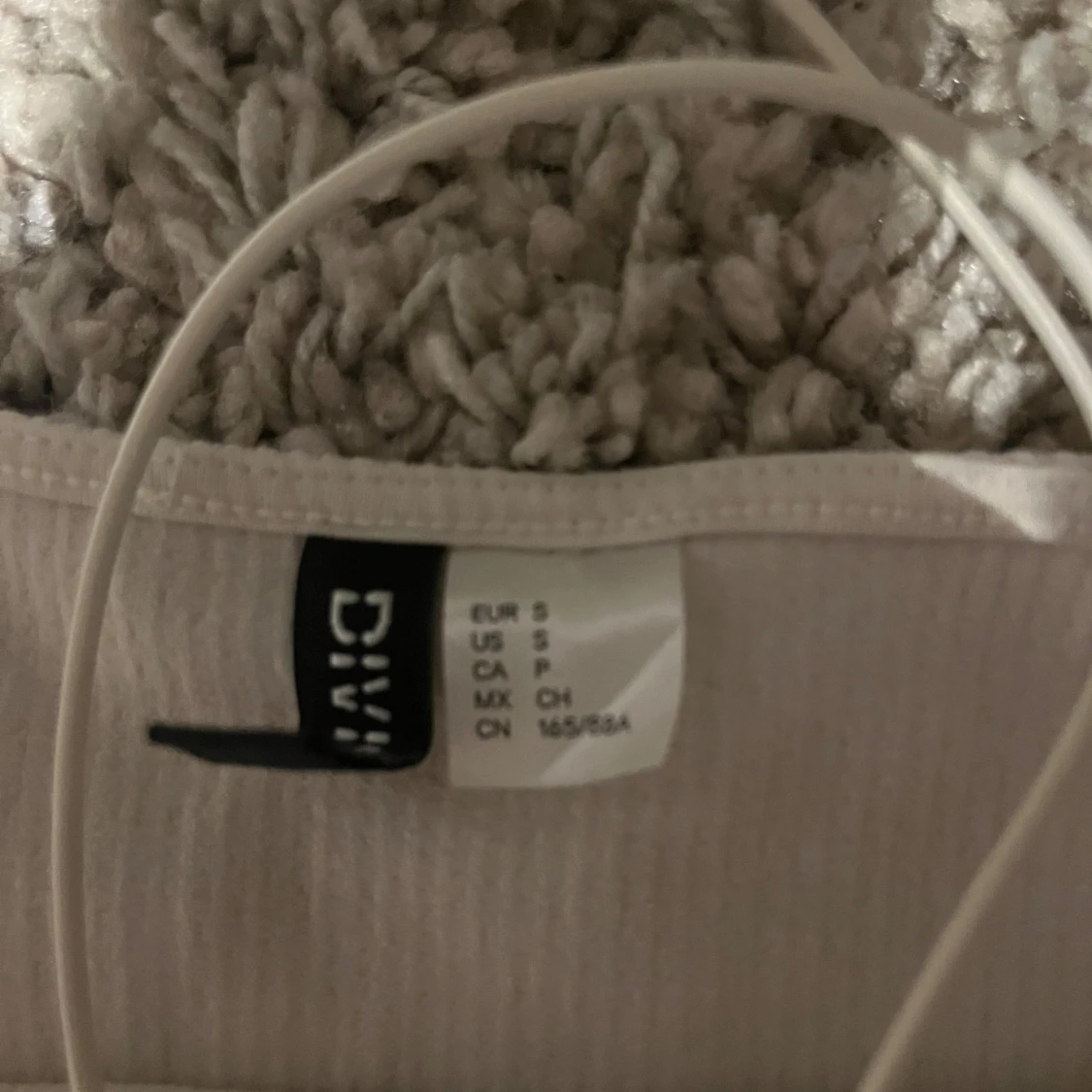 Vit ribbad kortklänning från Divided - 1