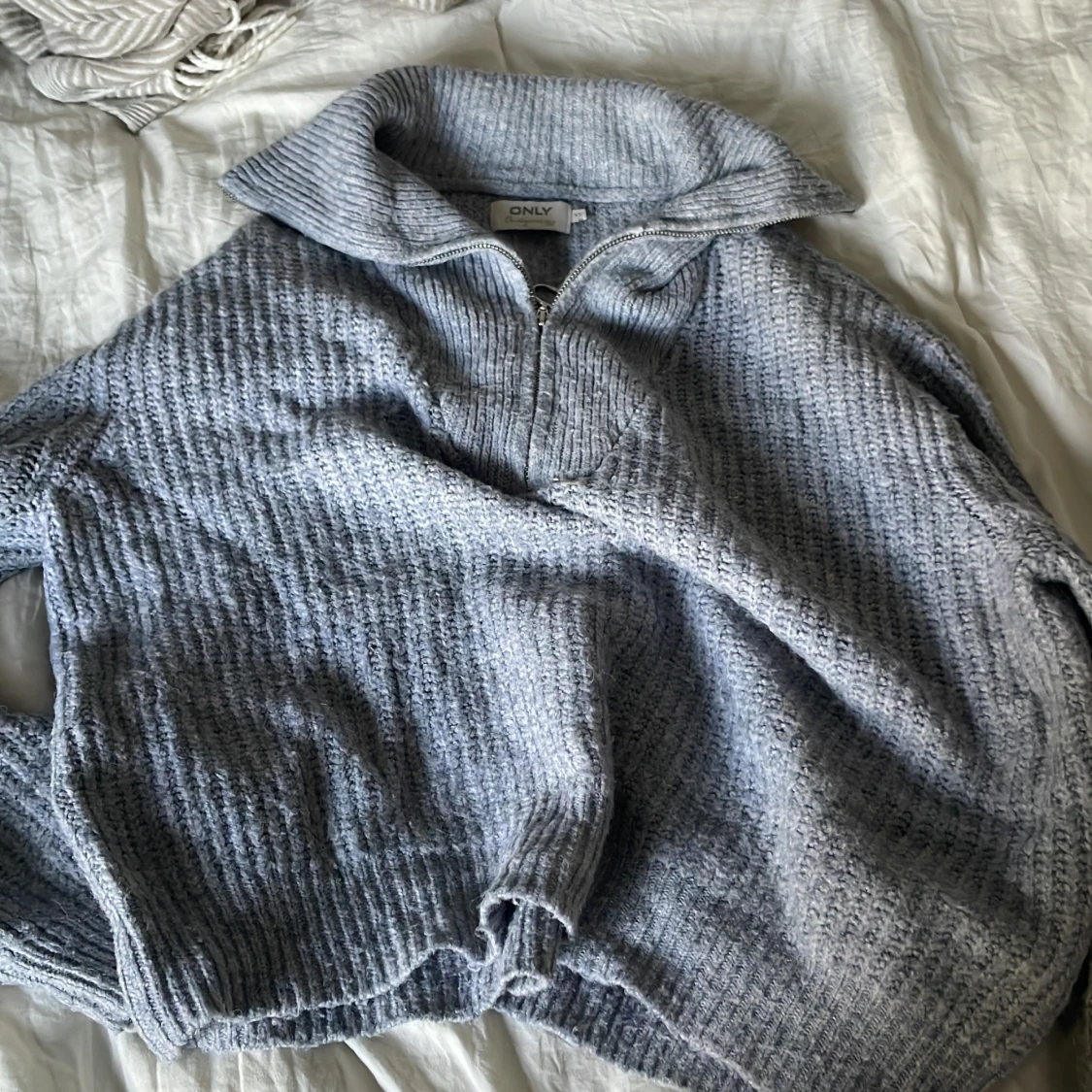 Grå tröja från only - 2