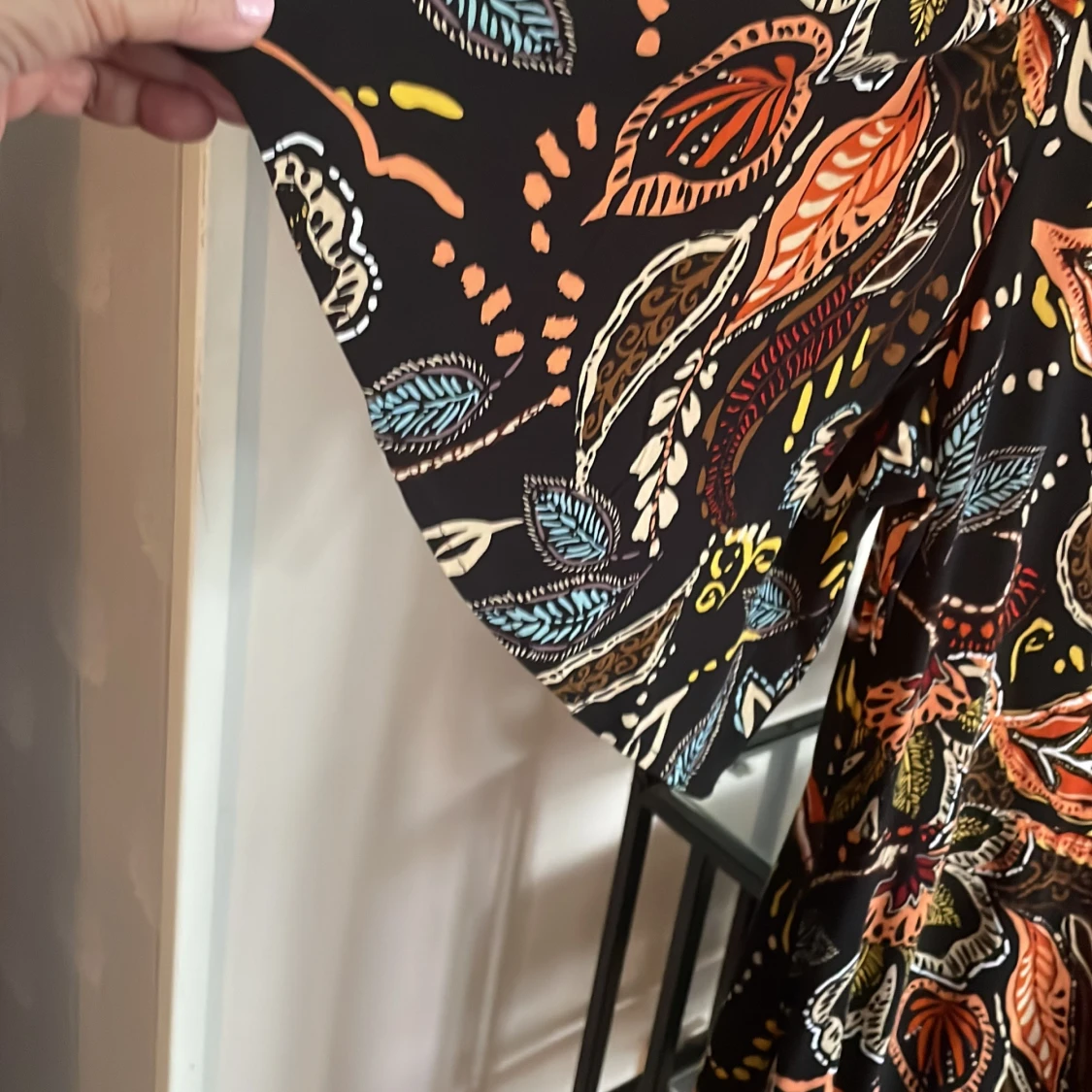 Långklänning med färgstarkt blommönster - 2