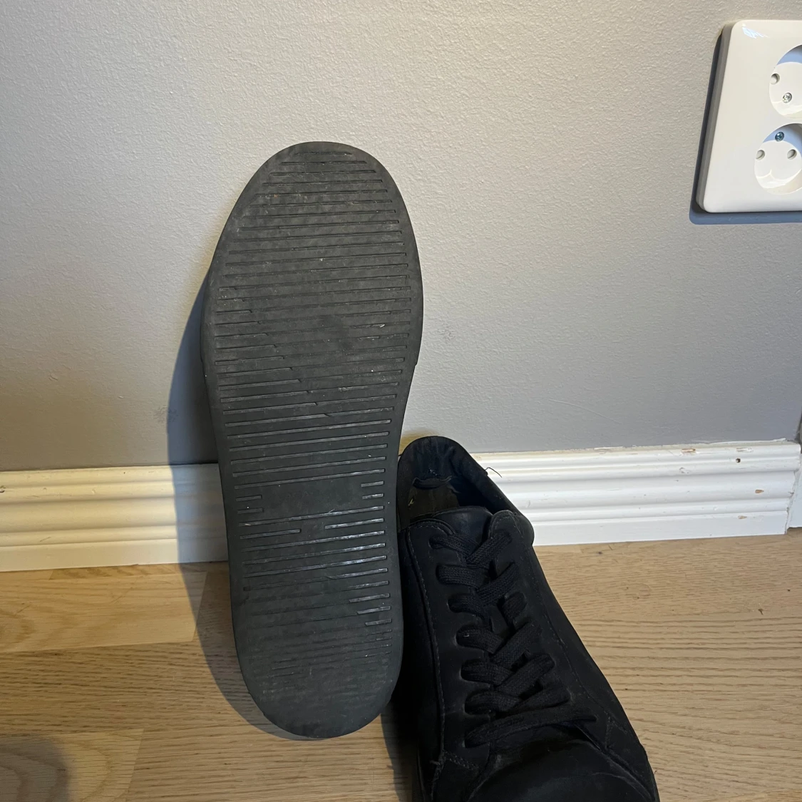 Svarta sneakers i mocka från vagabond  - 4