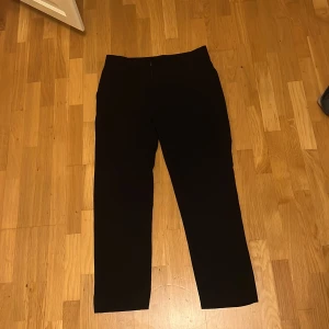 Kostym byxor  - Använda kostym byxor i storlek 34 är tyvärr inte min stil längre så kommer it till användning 