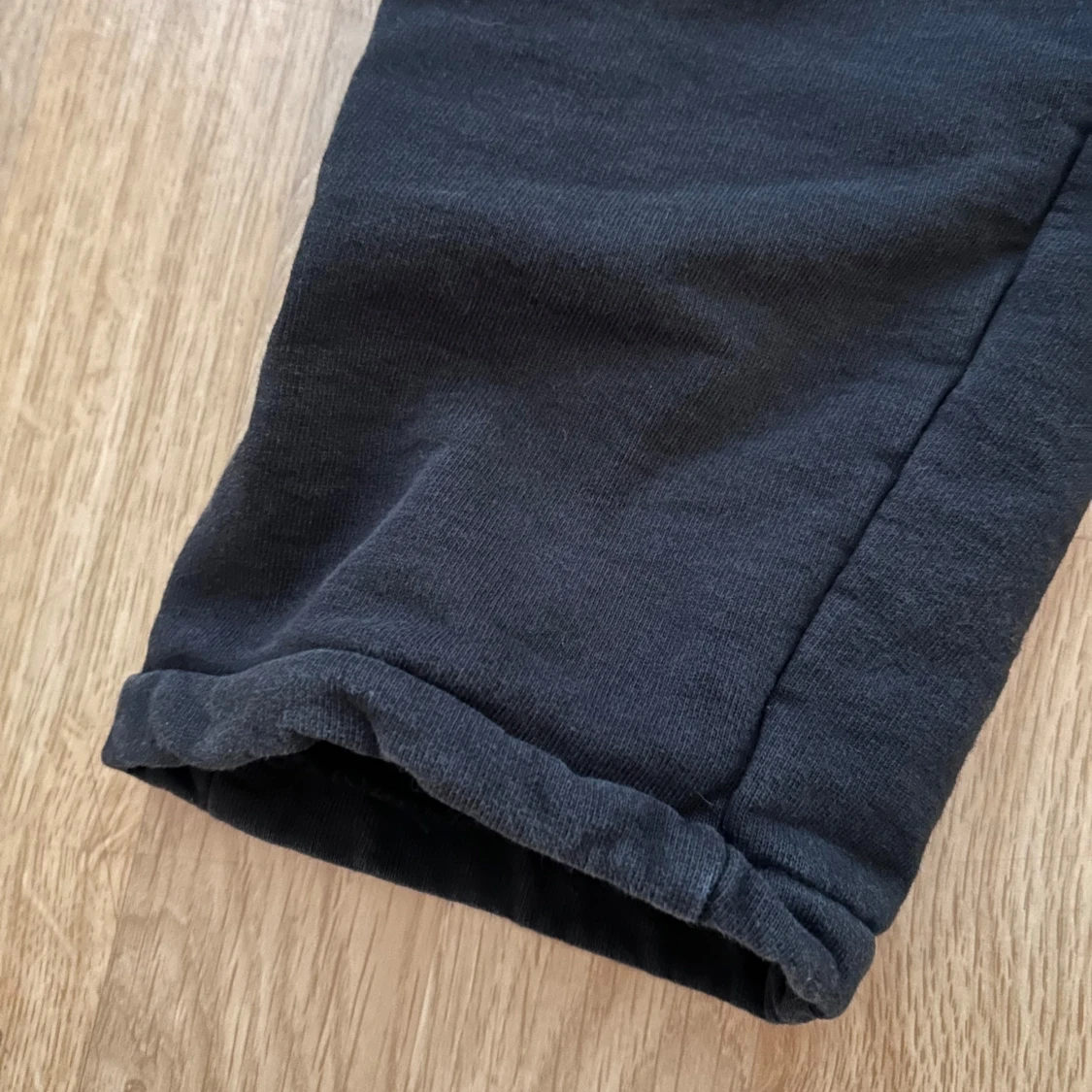 Svarta cargopants från ASOS DESIGN - 4