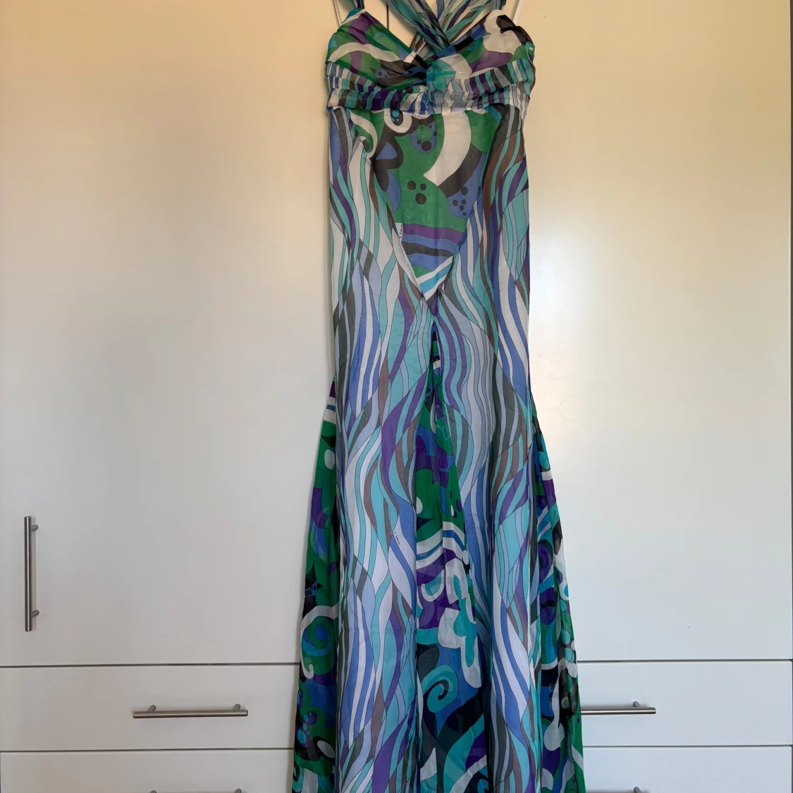 Magisk lång mönstrad sidenklänning från D. Exterior, storlek 36-38