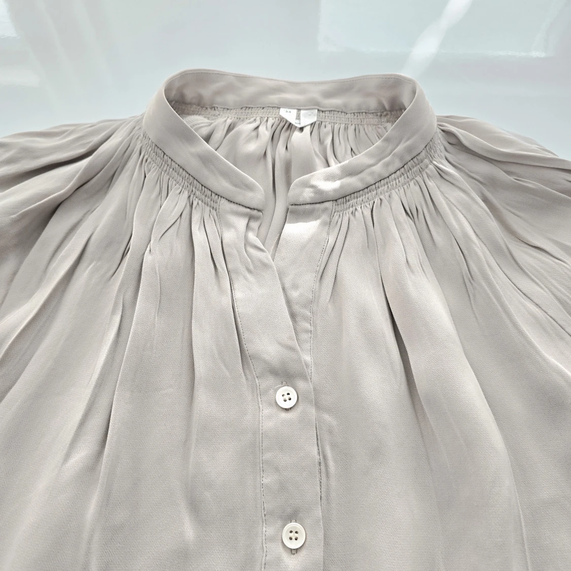 Ljusbeige långärmad skjortklänning - 3