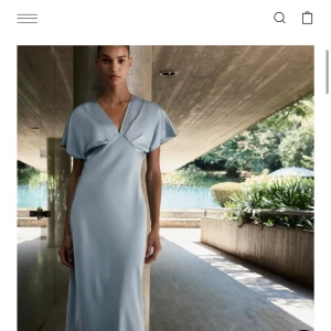 Ljusblå klänning - Ljusblå klänning från Zara. Aldrig använd med prislapp kvar!😊🩵