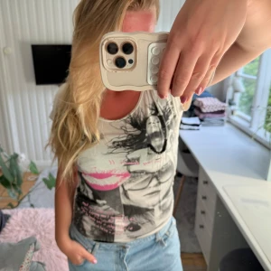 Cool t-shirt med tryck - Skitsnygg, unik t-shirt med tryck och coola detaljer 🤍