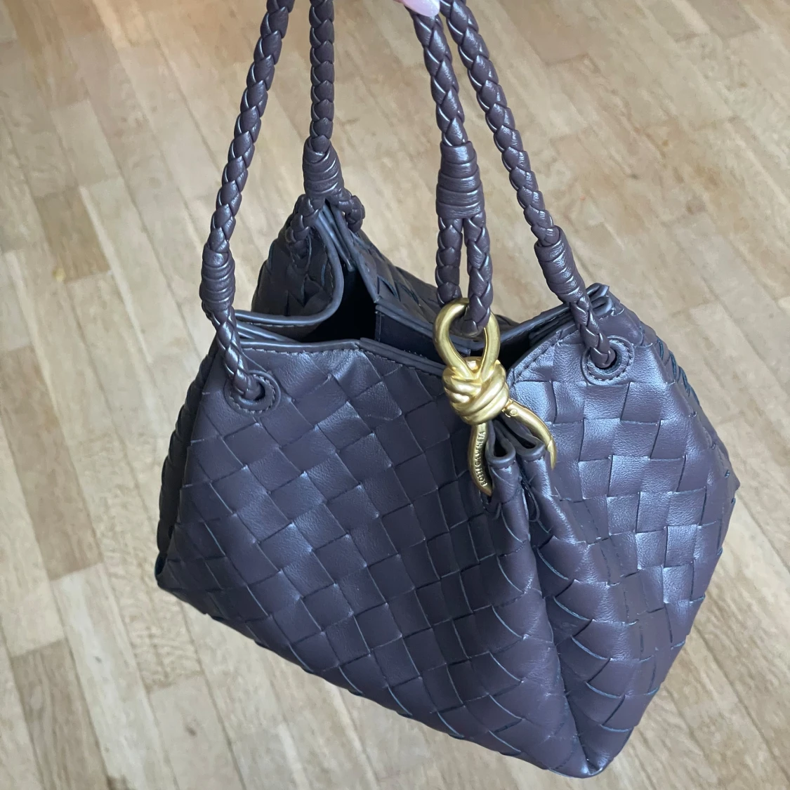 Brun flätad handväska  - 2