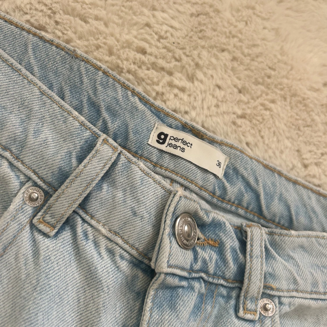 Ljusblå ripped jeans från g perfect jeans - 1