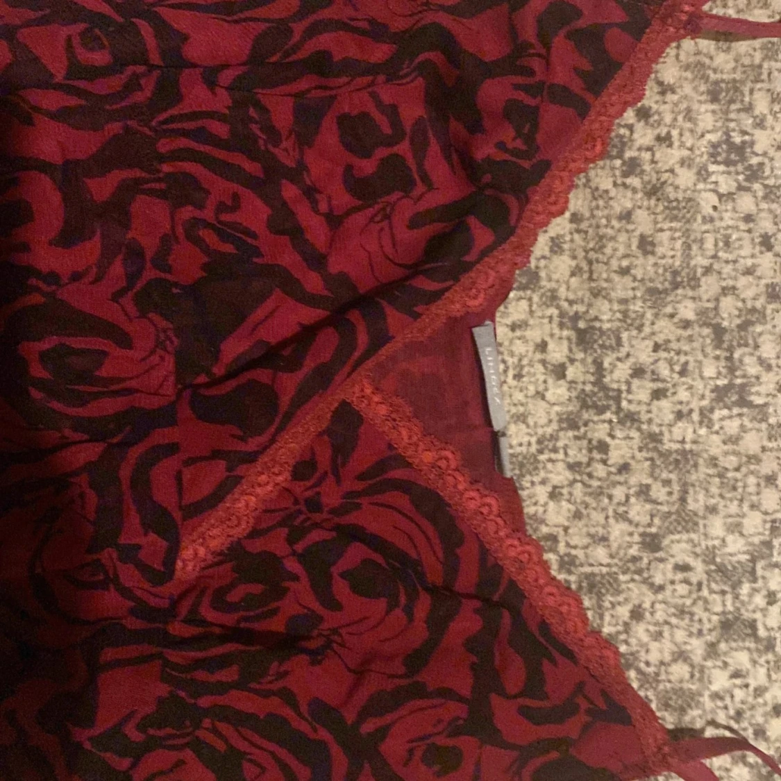 Linne med rosor och spets🥰 - 90