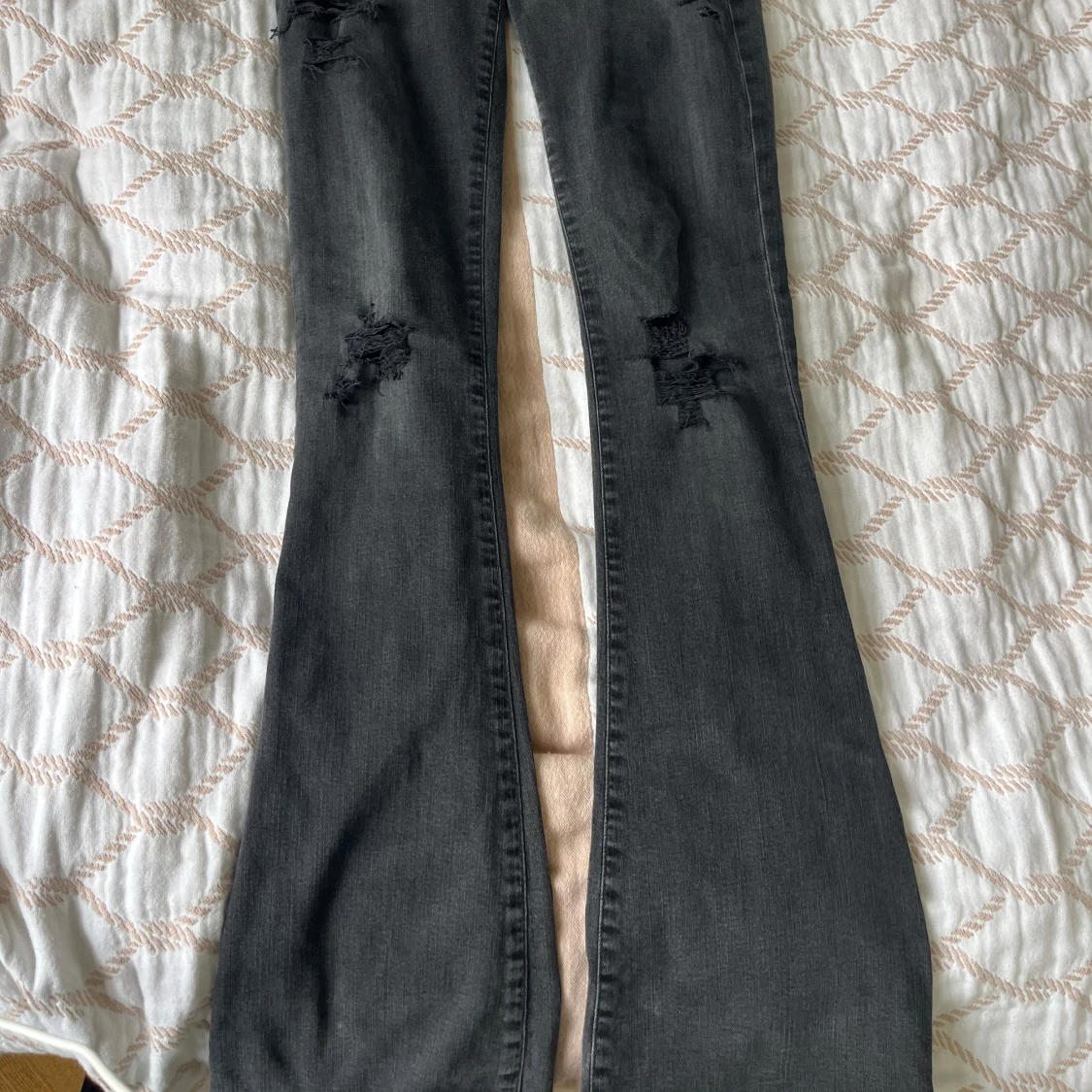 Svarta bootcut jeans