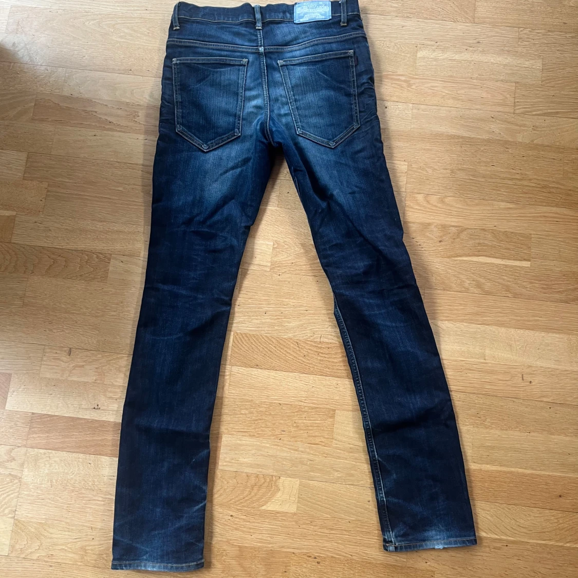 Mörkblå skinny jeans från Crocker - 1