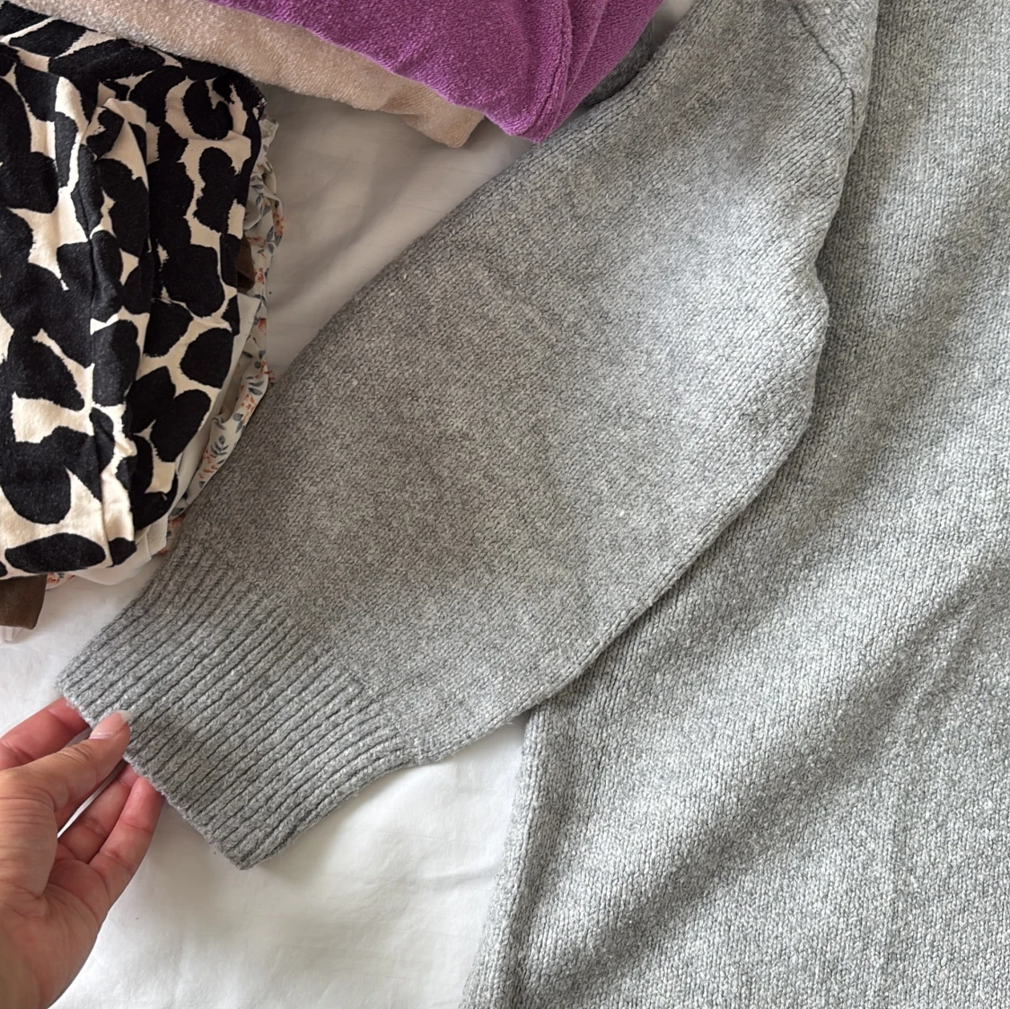 Grå polotröja från Pull&Bear - 1