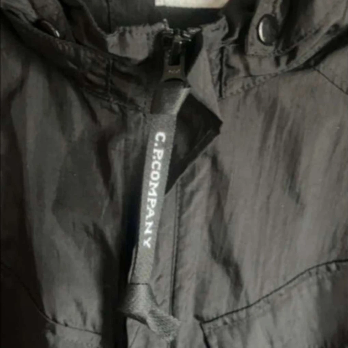 Svart vindjacka med goggles från C.P. Company - 1