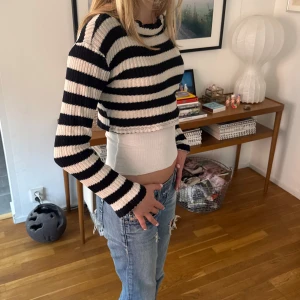 Kroppad randig tröja - Kroppad randig tröja!