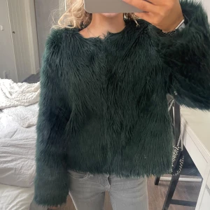 pälsjacka grön - as snygg pälsjacka💖💖❣️mörkgrön!