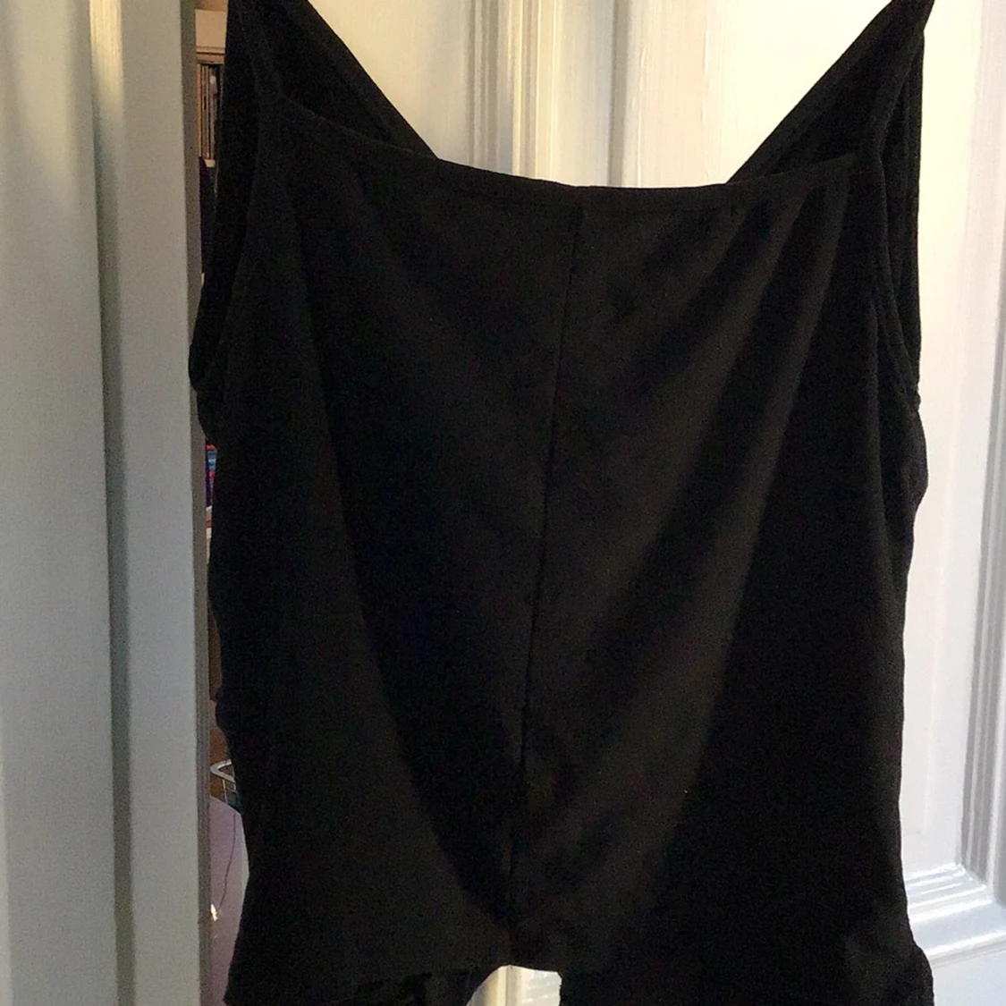 Svart linne med knytband - 2