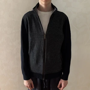 Bugatti Cardigan - Bugatti Cardigan | Skick: 9/10 | Size - M | Fraktar via postnord eller instabox | Hör av dig vid minsta fråga eller fundering // Ricco Wardrobe