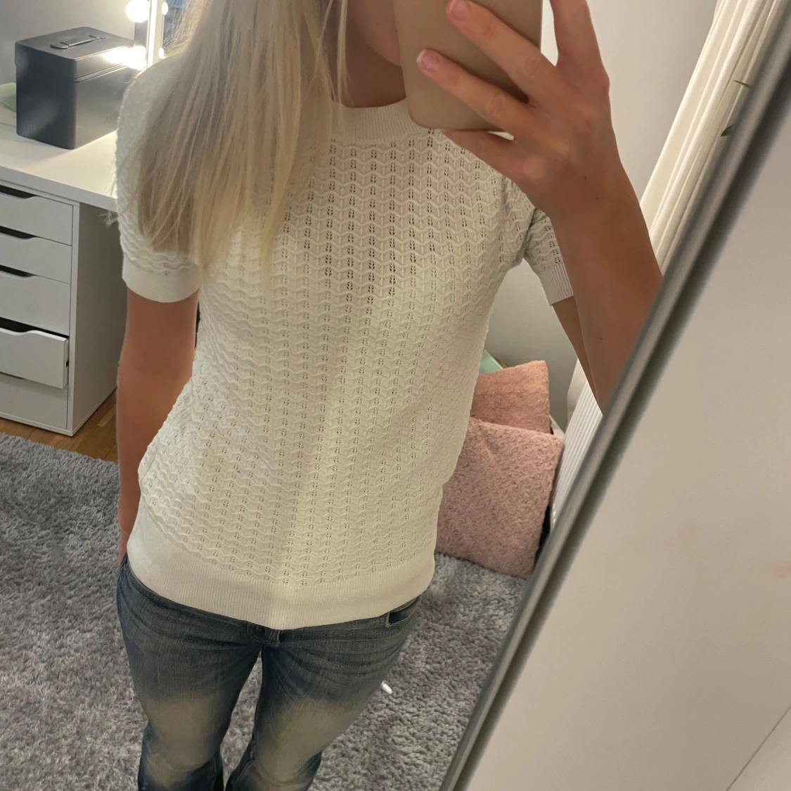 Vit stickad kortärmad tröja