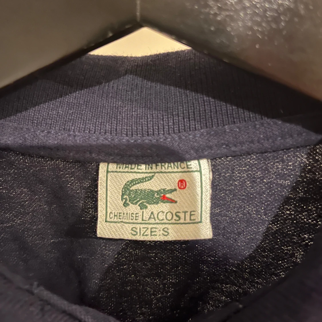 Mörkblå pikétröja från Lacoste - 2